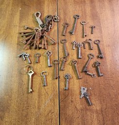 Antique And Vintage Barrel And Skeleton Key Collection Lot
