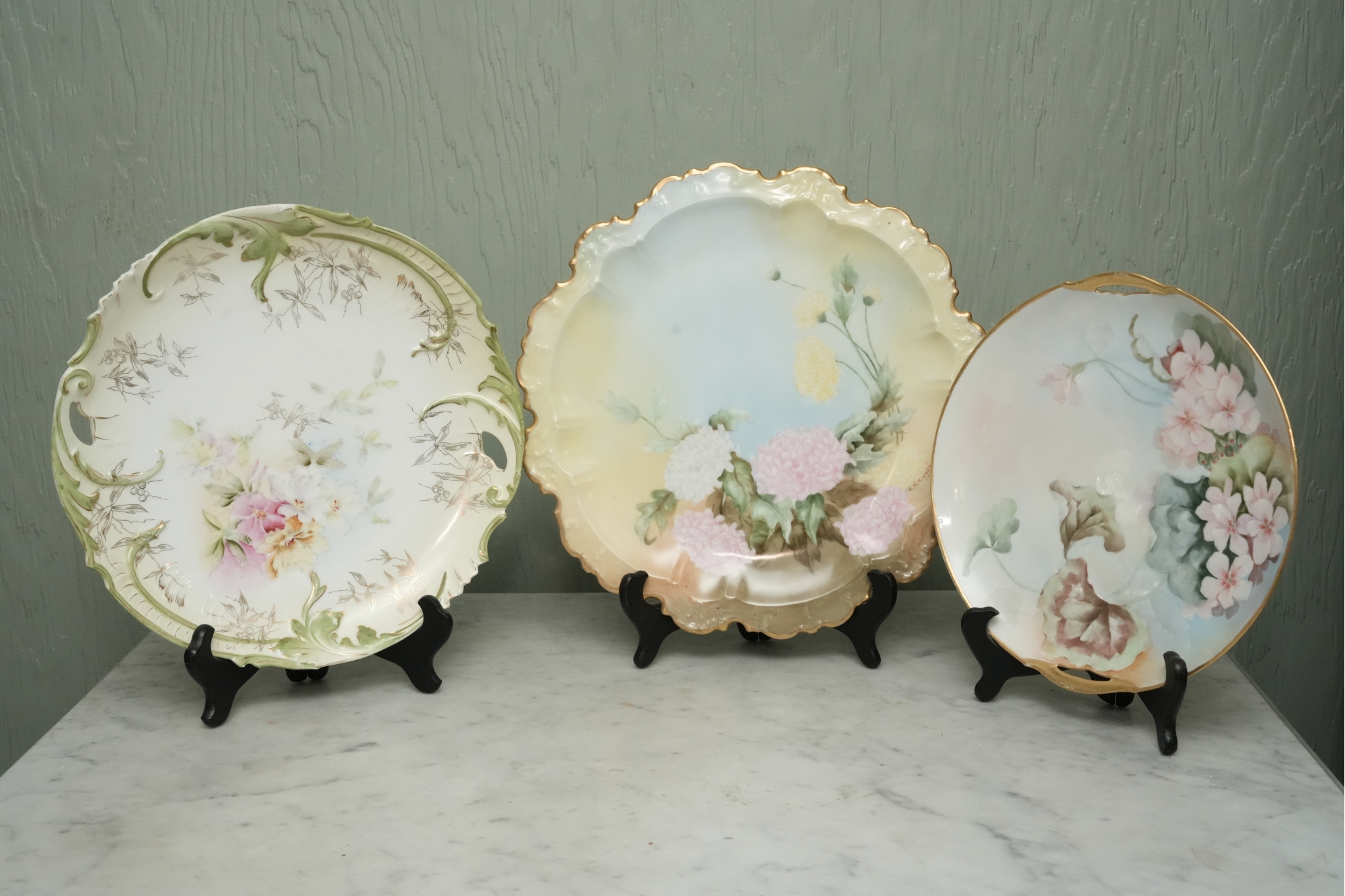 Set Of 3 Plates #179878 | Auctionninja.com
