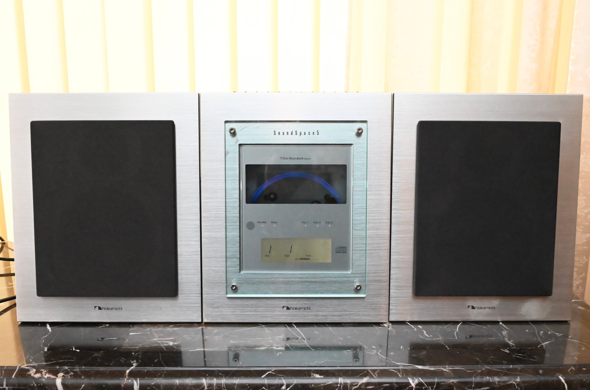 Nakamichi SoundSpace 5 Stereo System With 3-Disc CD Changer And FM