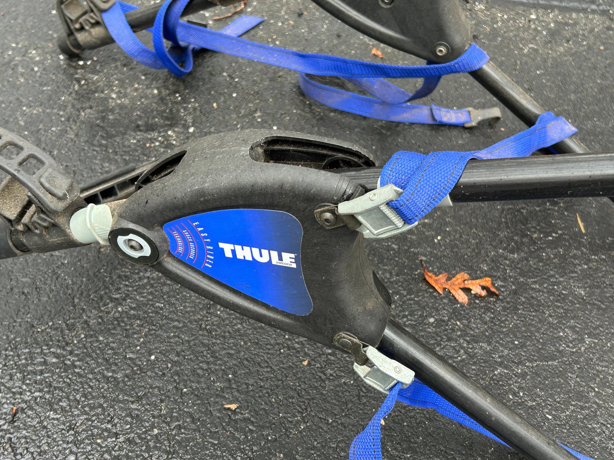 Thule Passage Trunk-mounted Bike Rack #179263 | Auctionninja.com