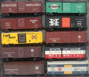 10 Box Car  O-gauge Train Cars