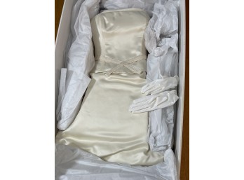 Vintage (2003) Vera Wang Wedding Dress And Veil