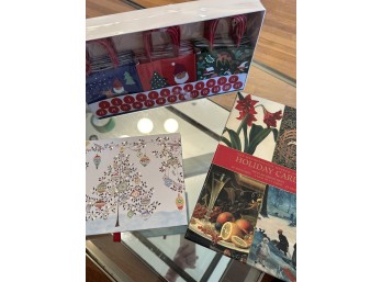 Christmas Gift Wrapping Supplies (Includes 'The Metropolitan Museum Of Art' Themed Cards)