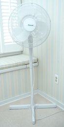 Duracraft White Pedestal Fan