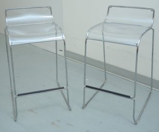Minimalist Counter Stools - Plastic/Chrome