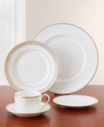 Service For 12 Vera Wang Wedgwood Golden Grosgrain Elegant White & Gold Trim Ceramic Dinnerware Set
