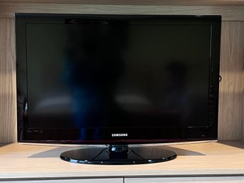 Samsung 32 Inch Television With Remote