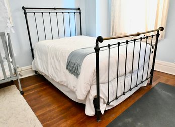Antique Style Metal Bed Frame With Spindle Headboard And Footboard