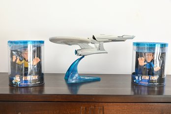 Star Trek Collectible Set  USS Enterprise Model & Vinyl Figures