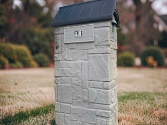 Step 2 Large Mount Plastic Mailbox