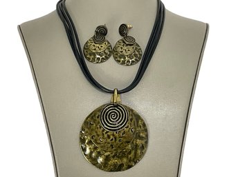 Premier Designs Multi Metal Disc Necklace & Earrings