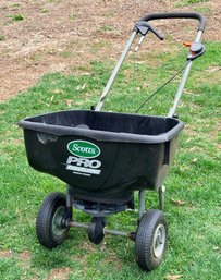 Scotts Pro EdgeGuard Broadcast Spreader Lawn Fertilizer Spreader