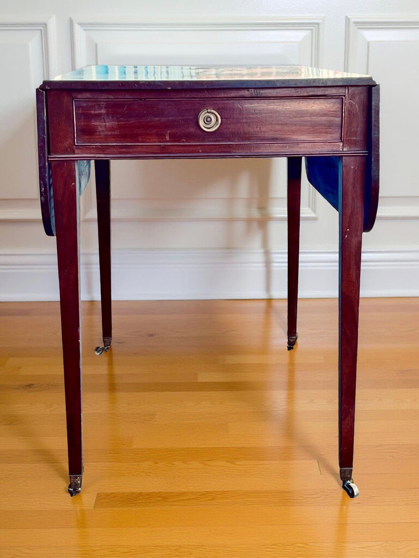 Antique Mahogany Drop-Leaf Side Table #177940 | Auctionninja.com