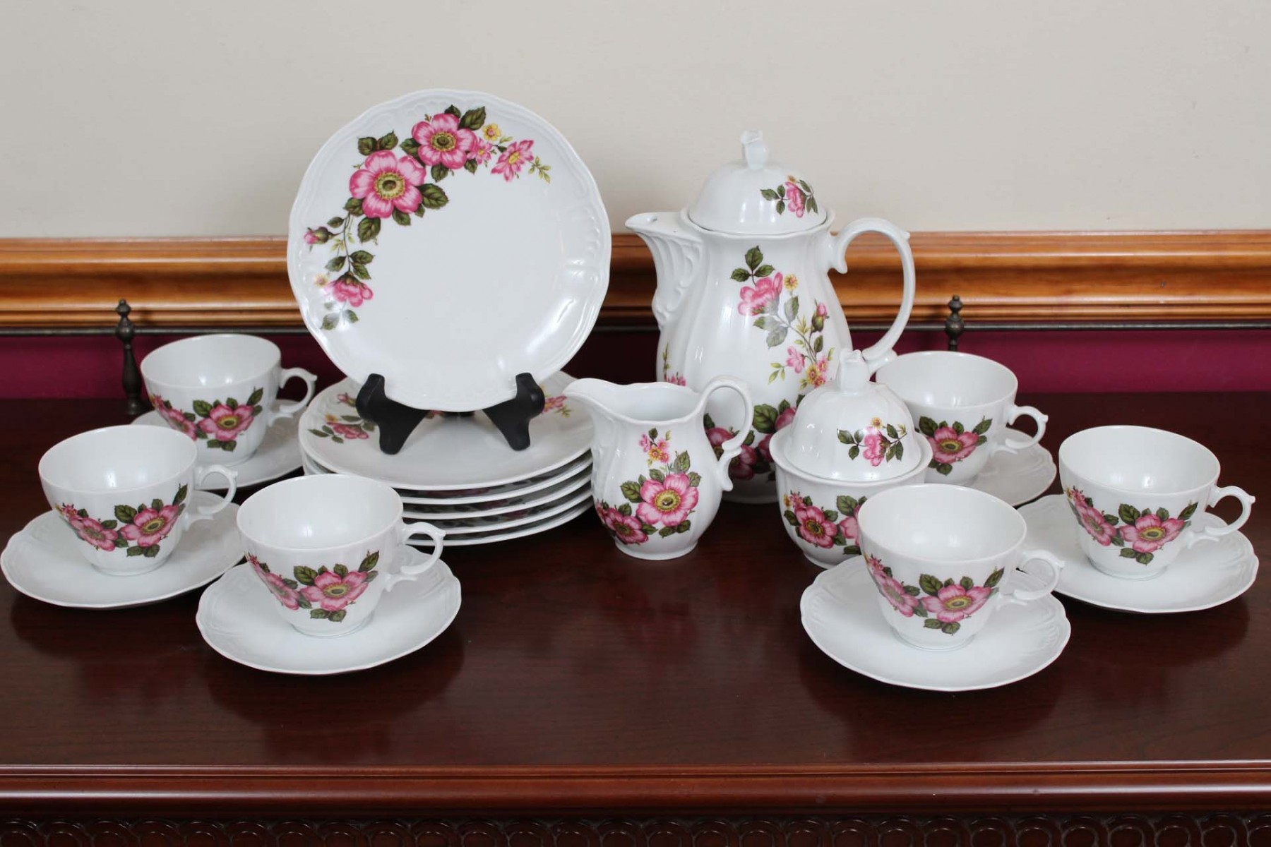 Wunsiedel Bavaria Porcelain Tea Set Serves 6 #35839 | Auctionninja.com