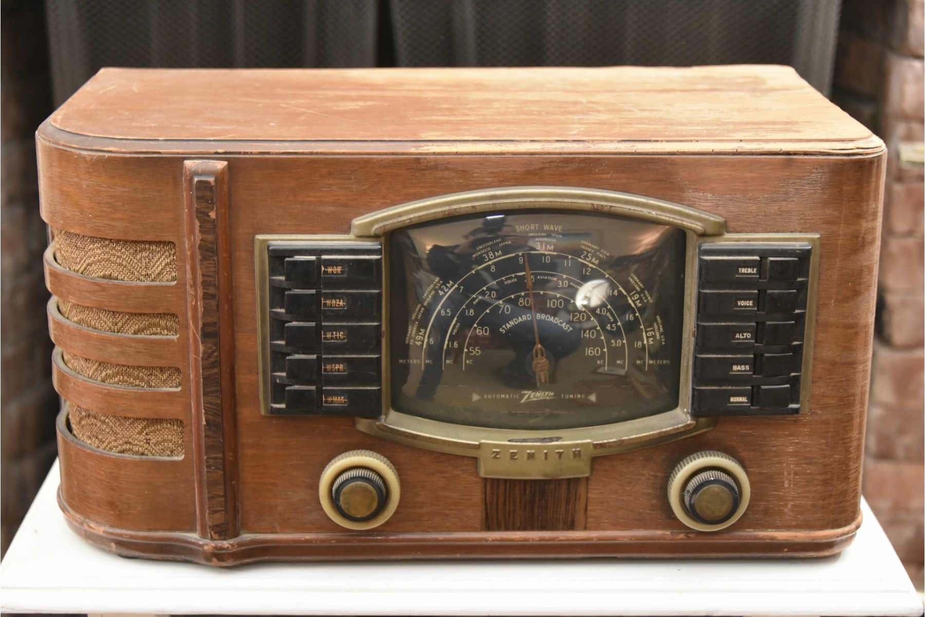 1940's Zenith Shortwave Radio Model 7S633 #63578 | Auctionninja.com