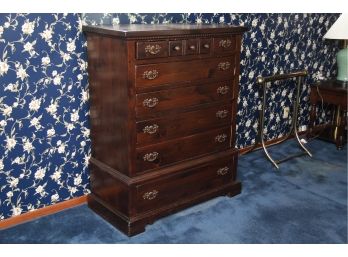 A Bennington Oak Chest Of Drawers