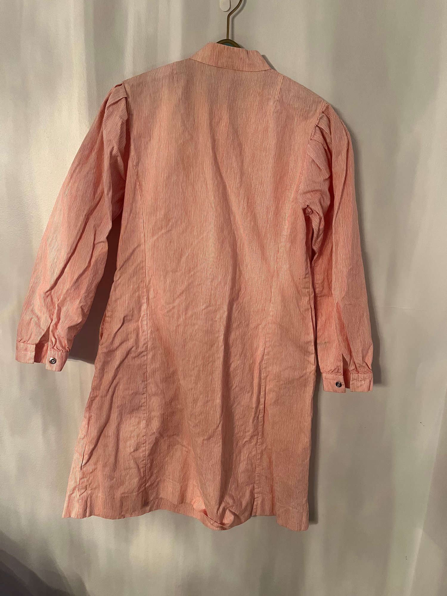 vintage marimekko dress Long - Red Dresses, Clothing - MARIK22676 The cuffed sleeves have slits and button closures and there is a hem slit at the back.Our dresses are sewn using the whole width of the fabric Vintage Marimekko Spotted Cotton Dress