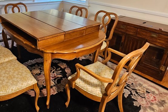1962 Thomasville French Provincial Style Dining Table With