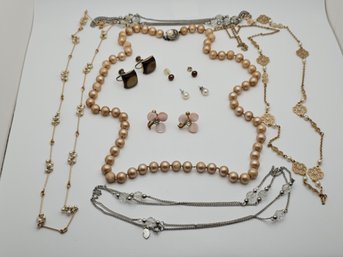 Lot Of Vintage Jewelry Five Necklaces And Earrings #136