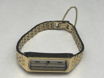 Slim Rectangular Face SEIKO Gold Toned Womens Watch, Manual Wind, Model 1520-367A, Needs Battery