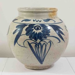 A Fine Antique Chinese Blue And White Porcelain Jar