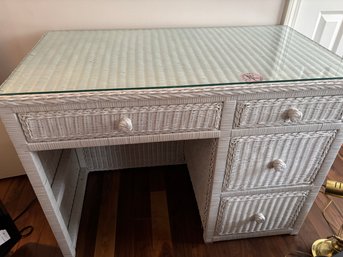 Beautiful White Wicker/Rattan Desk