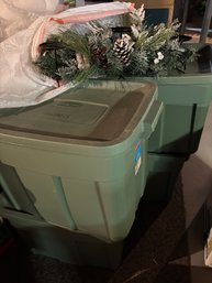 Four Totes Christmas Decor And  Greenery Centerpiece