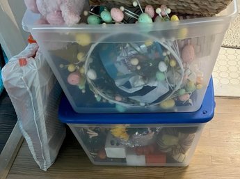 Holiday Decor: 2 Storage Boxes