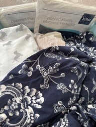 Linen Lot In Decorative Box