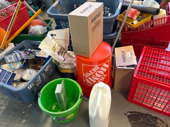 Large Lot Miscellaneous Garage Items