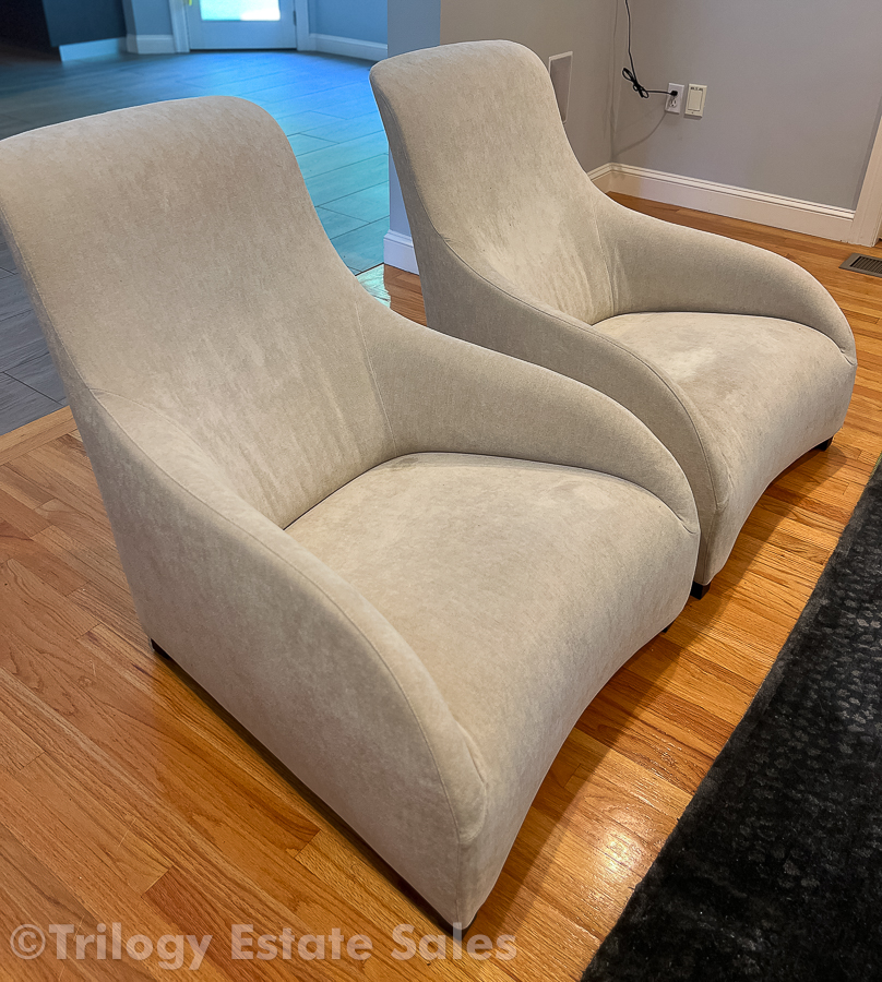 Pair B&B Italia Maxalto APTA Chairs #3417 | Auctionninja.com