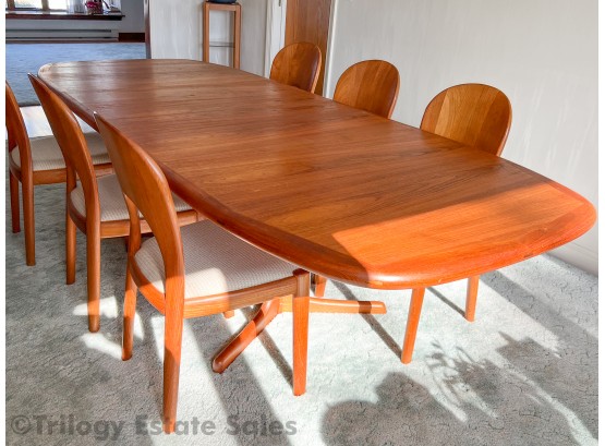Dyrlund Mid Century Danish Modern Teak And Rosewood Extending