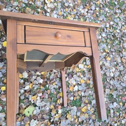 Broyhill Solid Wood End Table With Drawer. (TP)