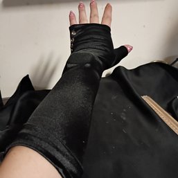 Women's Silk Like Long Fingerless Costume Gloves (NM)