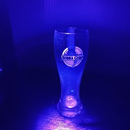 Collectible Souvenir Pilsner Beer Glass From The Bubba Gump Shrimp Co. Restaurant Chain (NM1)