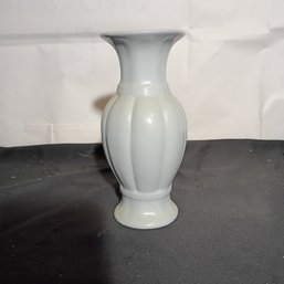 Vintage White Milk Glass Vase With A Melon Or Fluted Ribbed Design (NM)