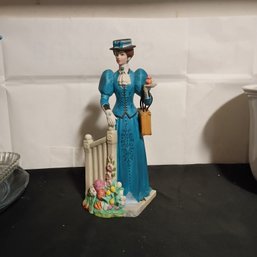 Avon Mrs. Albee 2009 President's Club Award Figurine (NM)