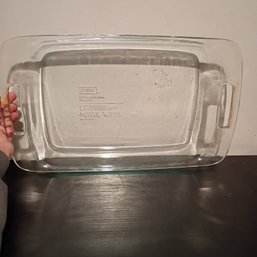Pyrex 3 Qt. Baking/Roasting Dish, The C-233 'Easy Grab' Model  (NM)