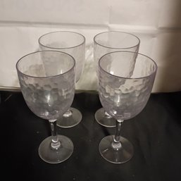 Bello Brand Plastic Wine Goblets Featuring A Dimpled Ripple Design (NM)