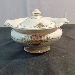 W.S. George 'Derwood' Pattern Covered Vegetable Dish, Likely Dating From The 1940s (NM)