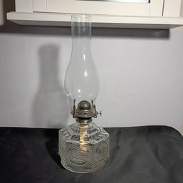 Vintage Collectible Clear Glass Lamplight Farms Oil Lamp, With A Horse-drawn Carriage Pattern (NM)