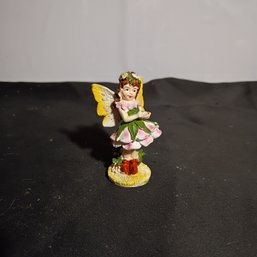 Miniature Fairy Figurine Designed For Home Decor Or Fairy Gardens, Possibly A 'Lilly Fairy' (NM)