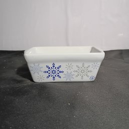Celebrate It Snowflake Pattern Rectangular Baking Dish Is Designed For Oven, Microwave, And Dishwasher (NM)