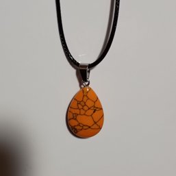 Orange Teardrop-shaped Dragon Vein Agate Pendant Necklace (NM)