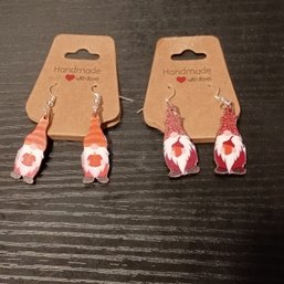 Handmade  Dangle-style Wooden Gnome Earrings Fall Themed (NM)
