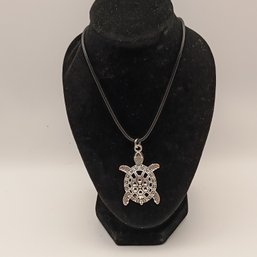 Silver Tone Sea Turtle Pendant Necklace With Geometric Cutout Shell (NM)