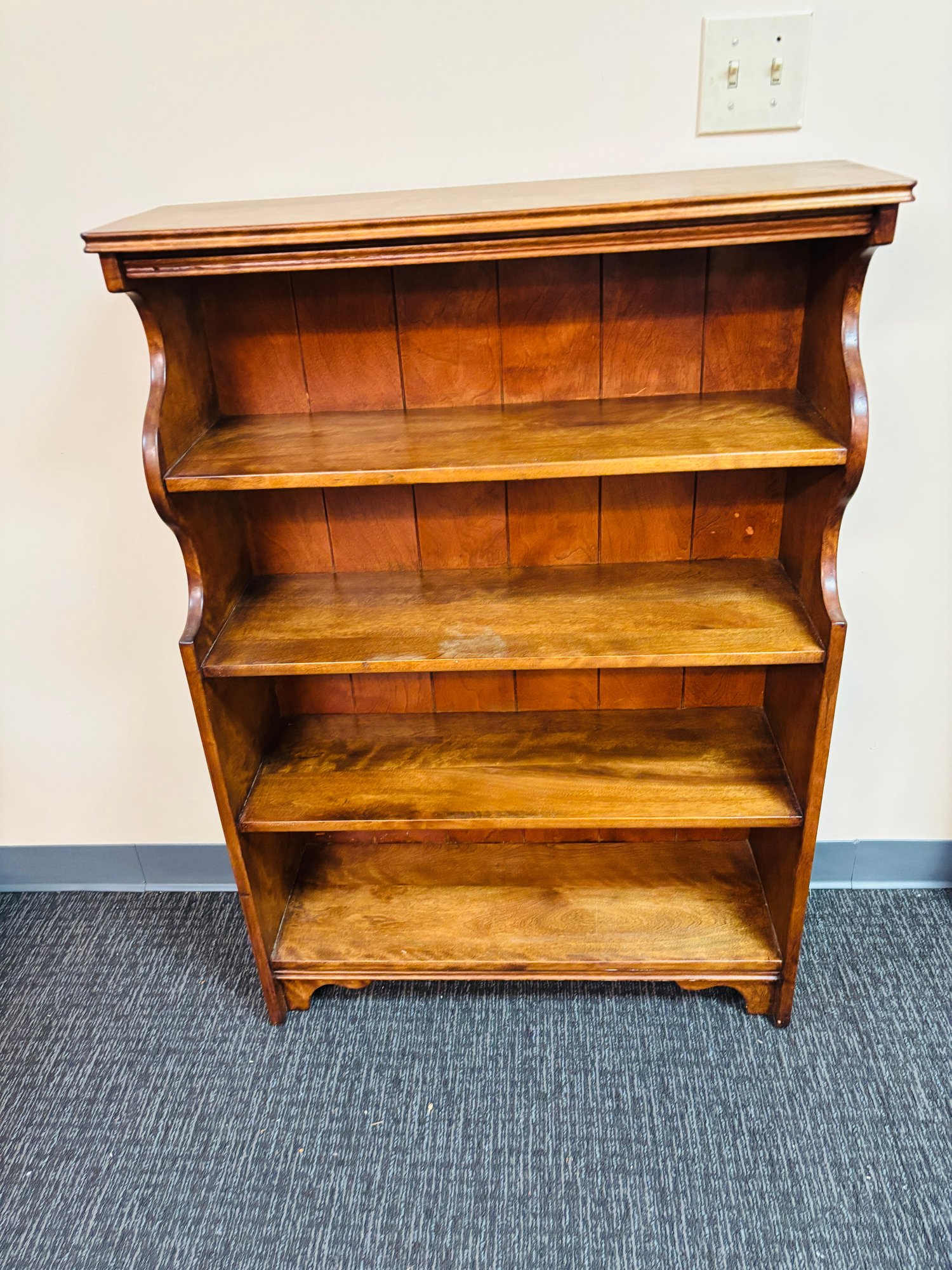 Rustic Wooden Colonial Style Bookcase #35425 | Auctionninja.com