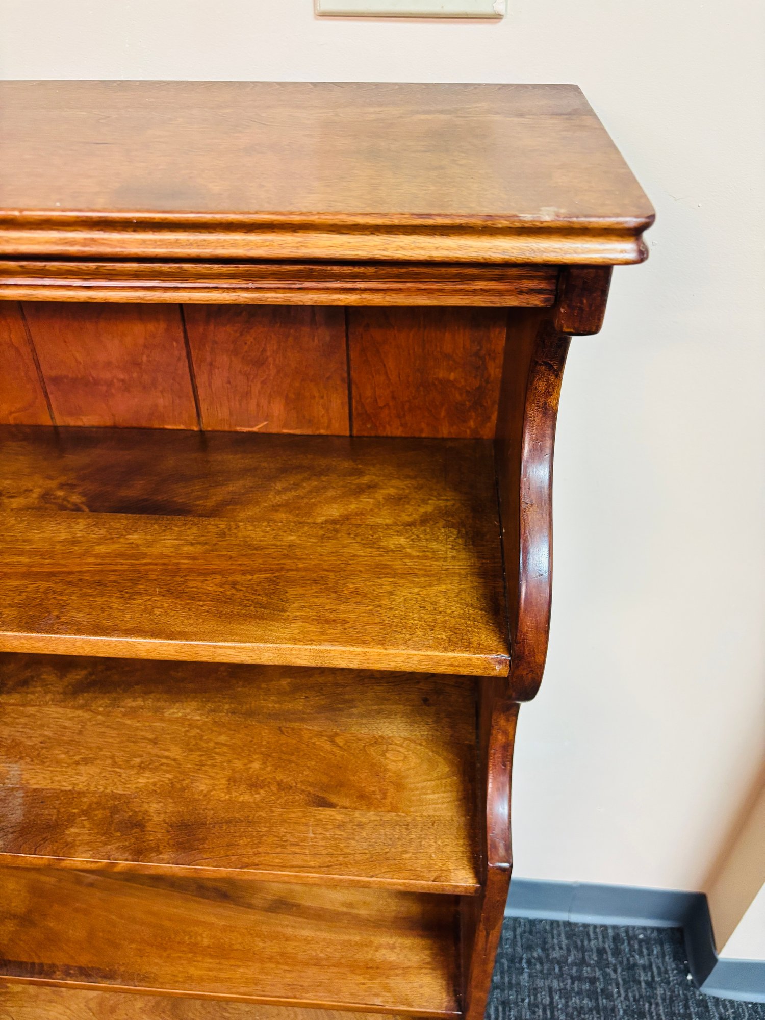 Rustic Wooden Colonial Style Bookcase #35425 | Auctionninja.com