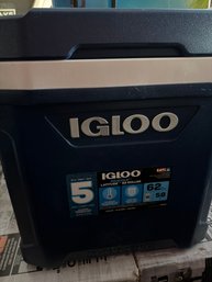 New Igloo 62 Quart Cooler