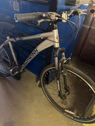 Schwinn Or2 700C Men's Hybrid Bicycle, Gray Medium Frame Aluminum